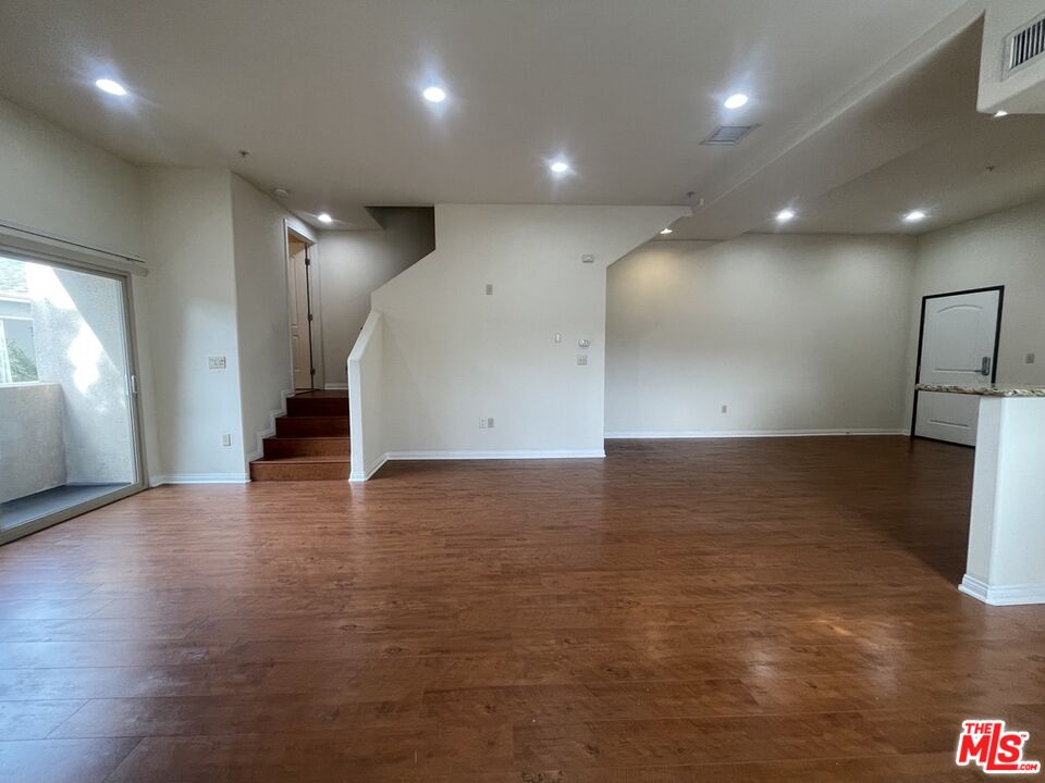 15024 Magnolia Blvd Unit: 105