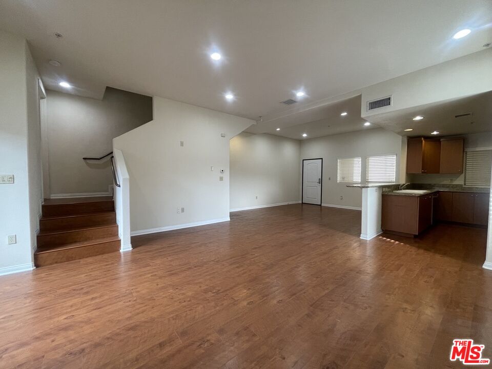 15024 Magnolia Blvd Unit: 105