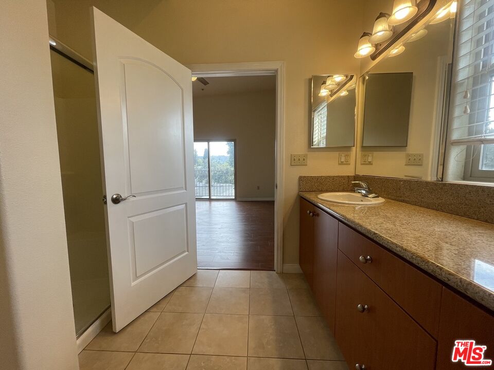 15024 Magnolia Blvd Unit: 105