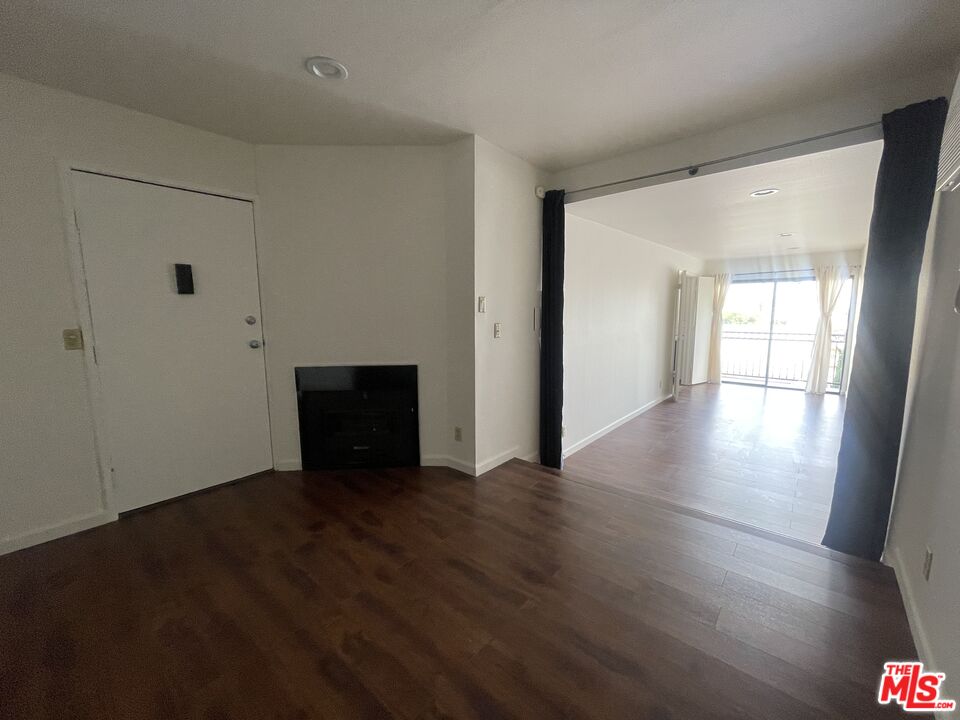 1338 N Sierra Bonita Ave Unit: 306