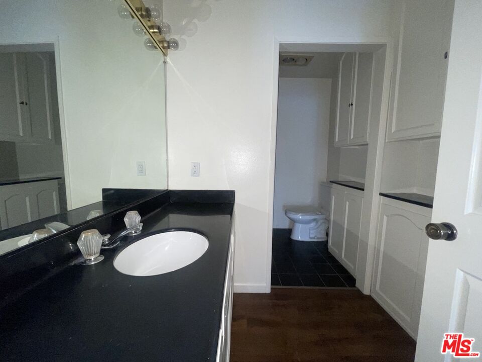 1338 N Sierra Bonita Ave Unit: 306