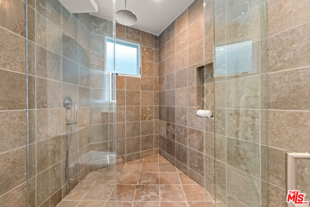 1825 Pandora Ave Unit: 101