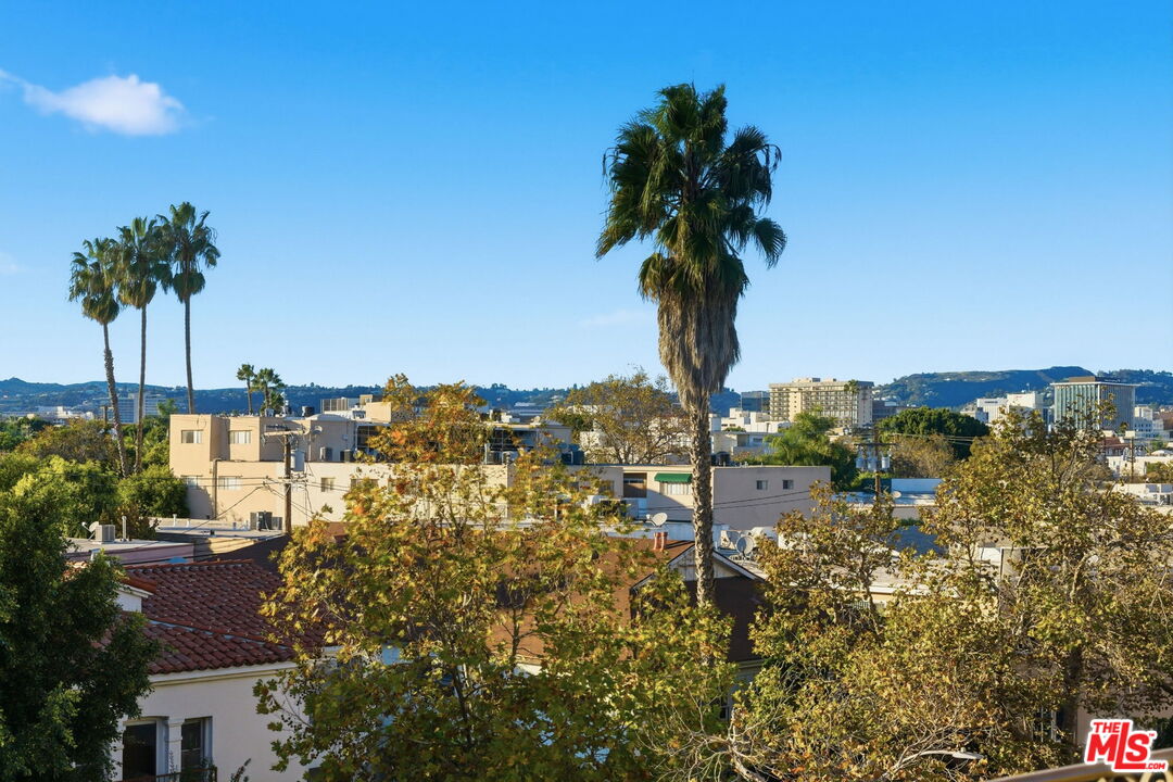 462 S Maple Dr Unit: PH