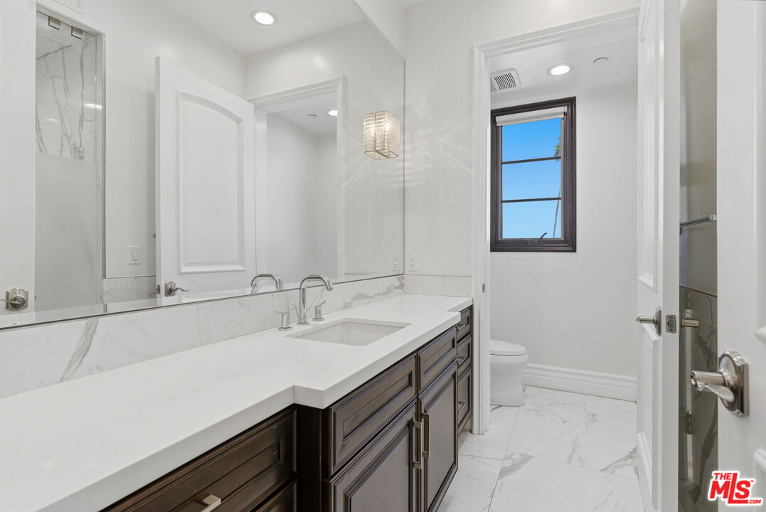 462 S Maple Dr Unit: PH