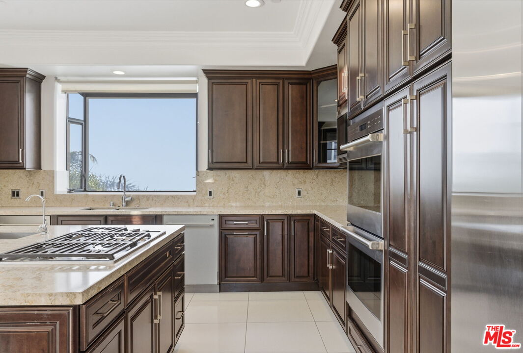 462 S Maple Dr Unit: PH