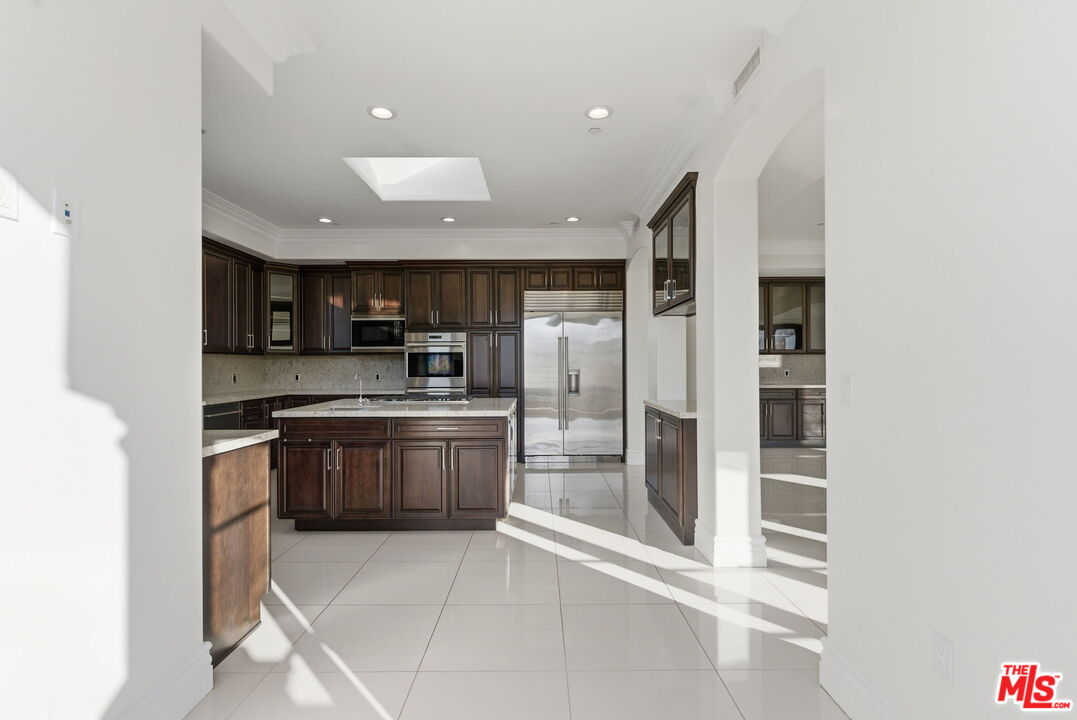 462 S Maple Dr Unit: PH