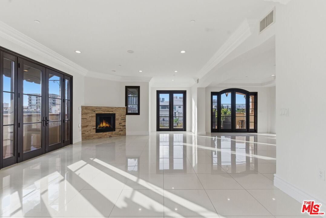 462 S Maple Dr Unit: PH