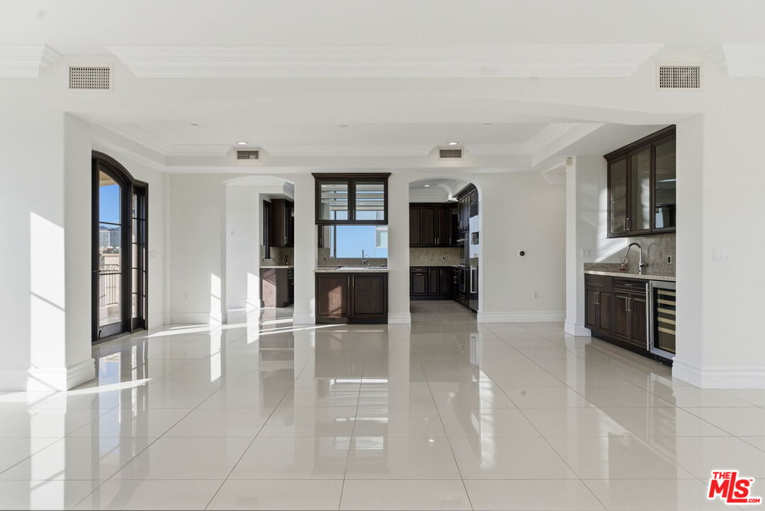 462 S Maple Dr Unit: PH