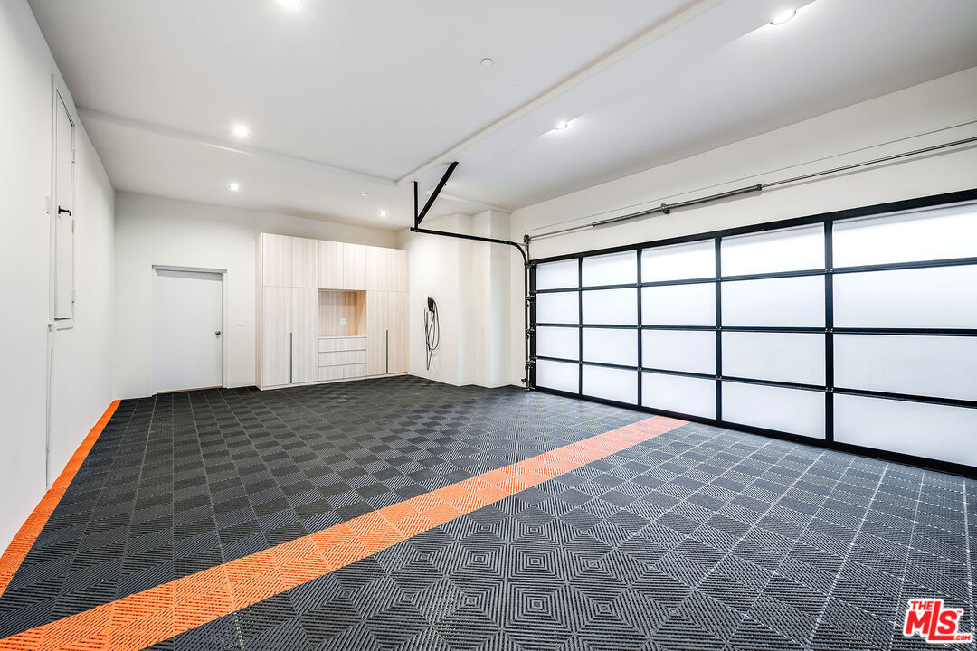 8721 Sunset Plaza Ter