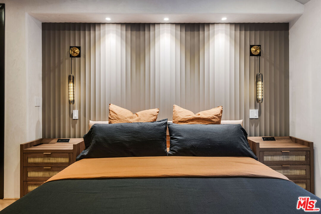 8721 Sunset Plaza Ter