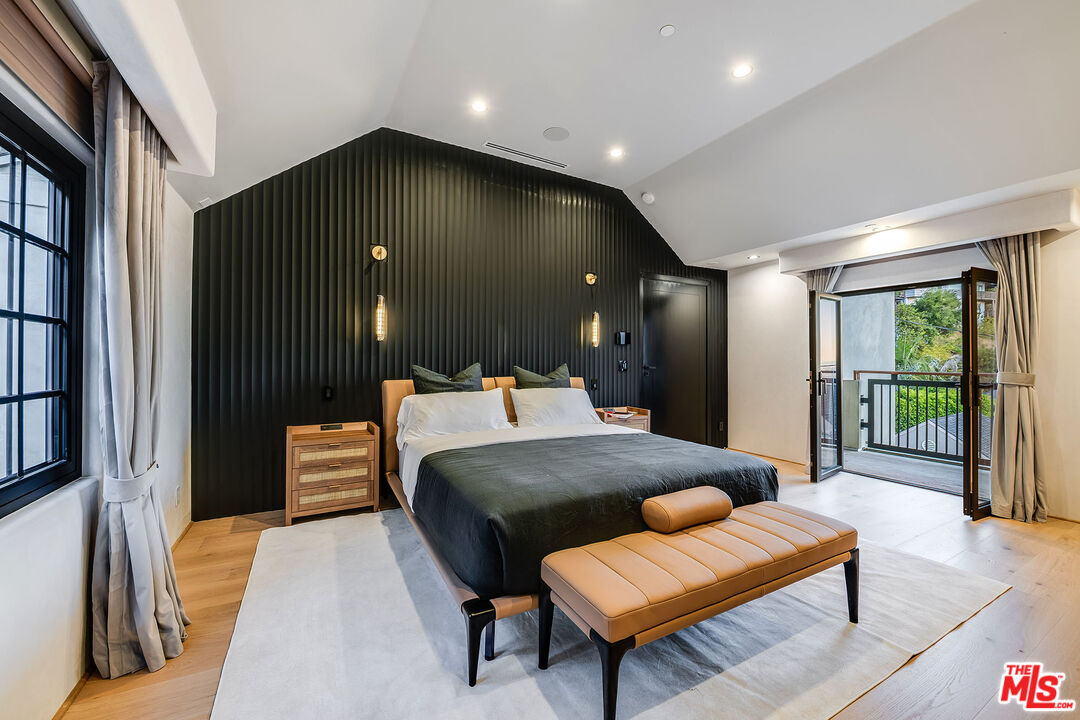 8721 Sunset Plaza Ter