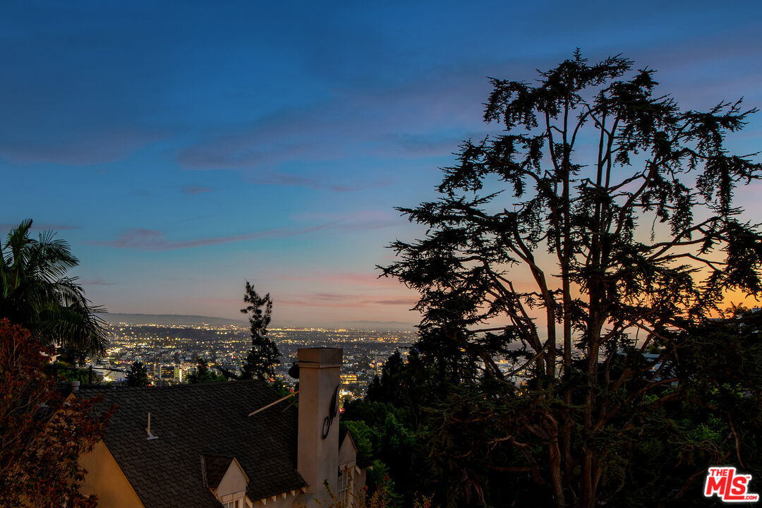 8721 Sunset Plaza Ter