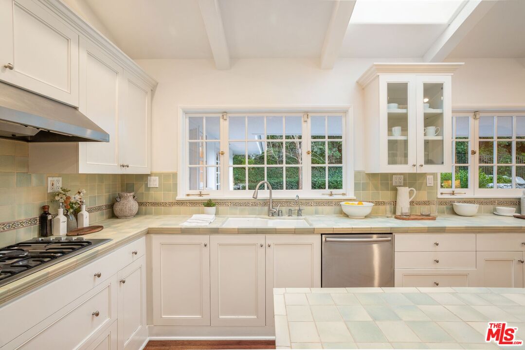 15550 Valley Vista Blvd