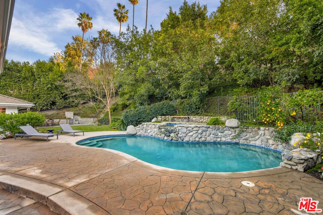 15550 Valley Vista Blvd