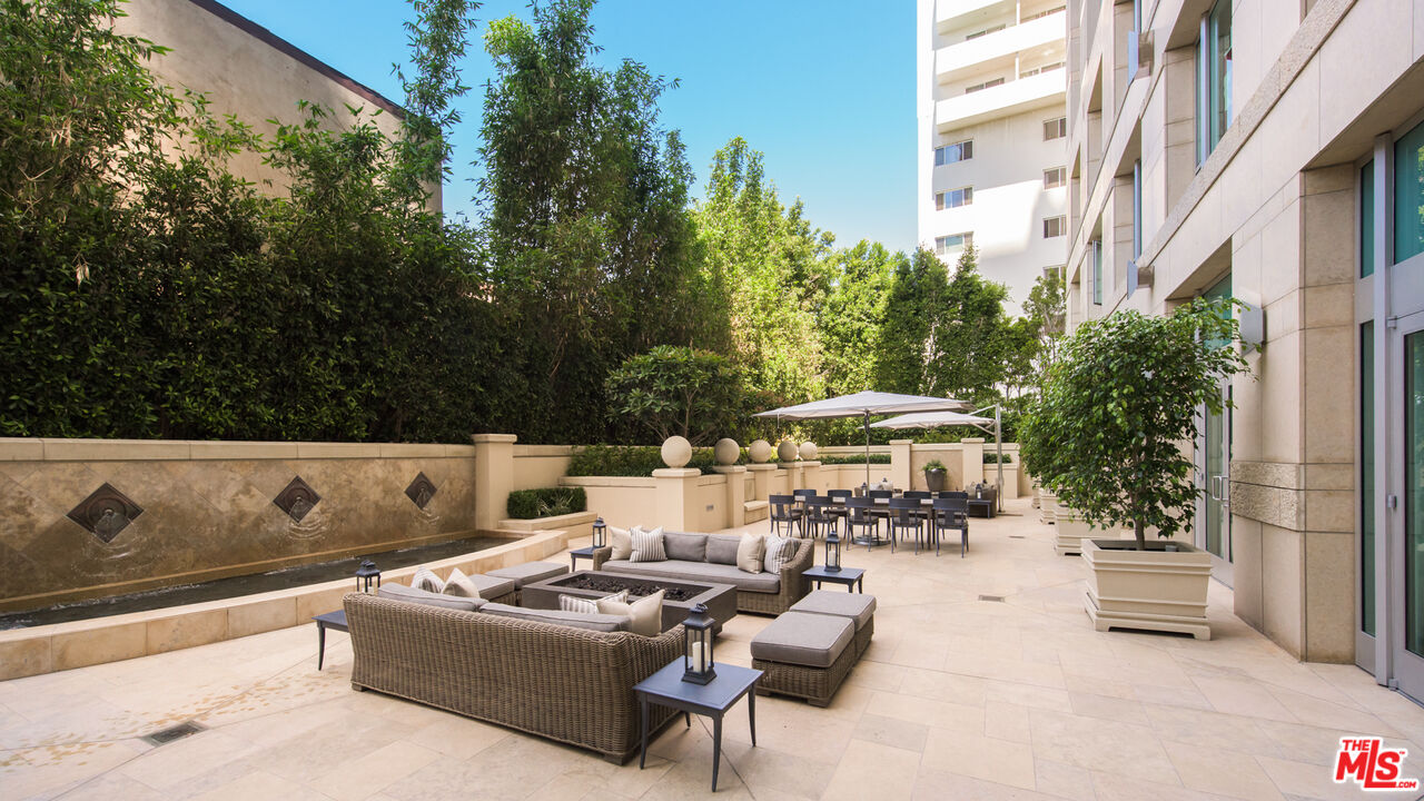 10727 Wilshire Blvd Unit: PH2