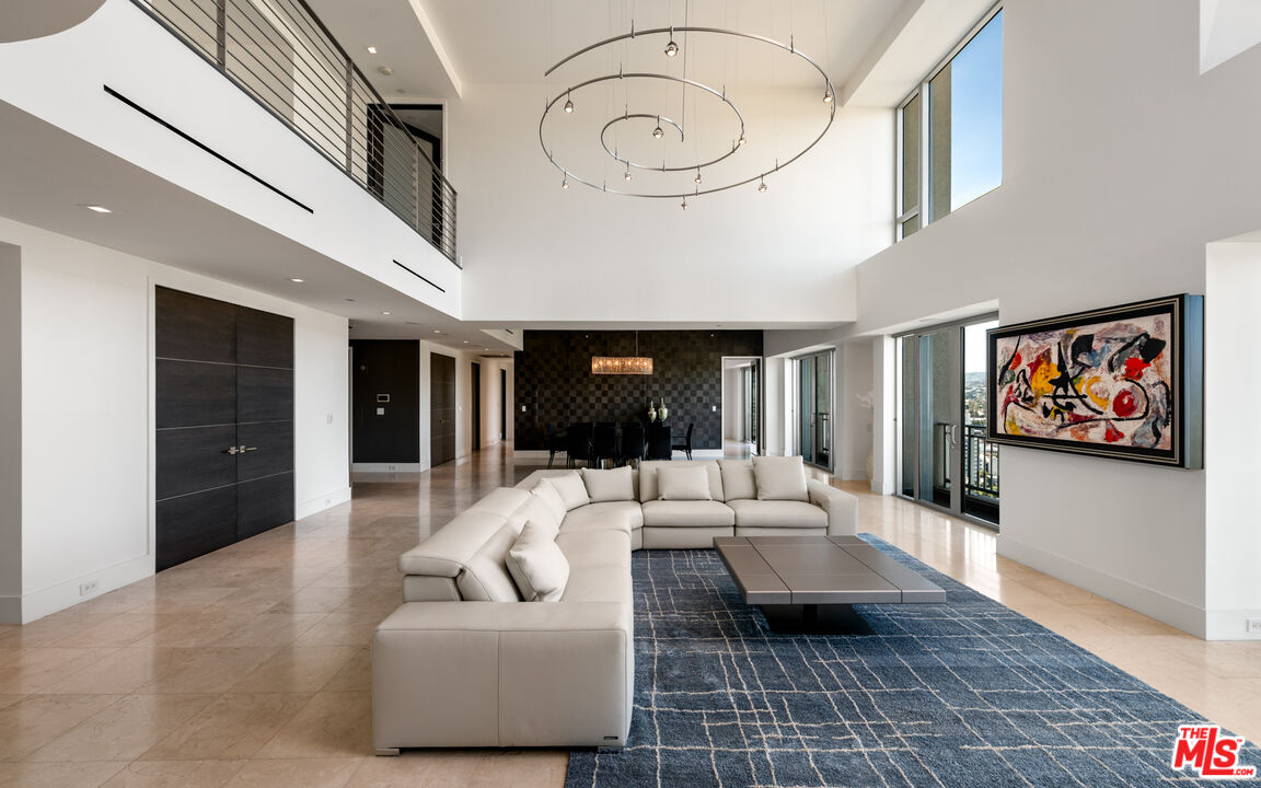 10727 Wilshire Blvd Unit: PH2