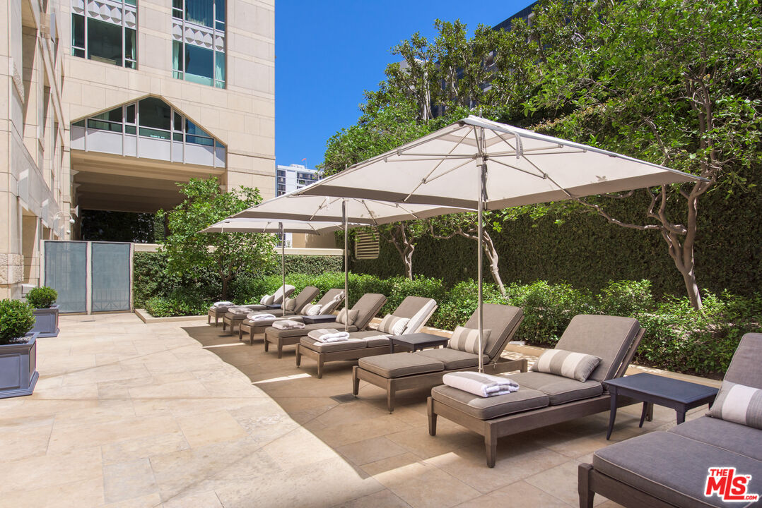 10727 Wilshire Blvd Unit: PH2