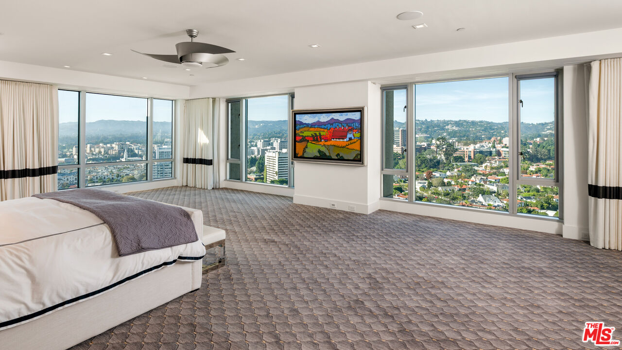 10727 Wilshire Blvd Unit: PH2