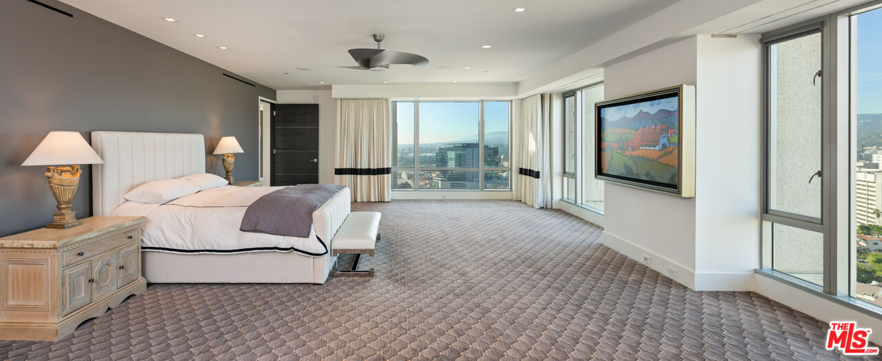 10727 Wilshire Blvd Unit: PH2