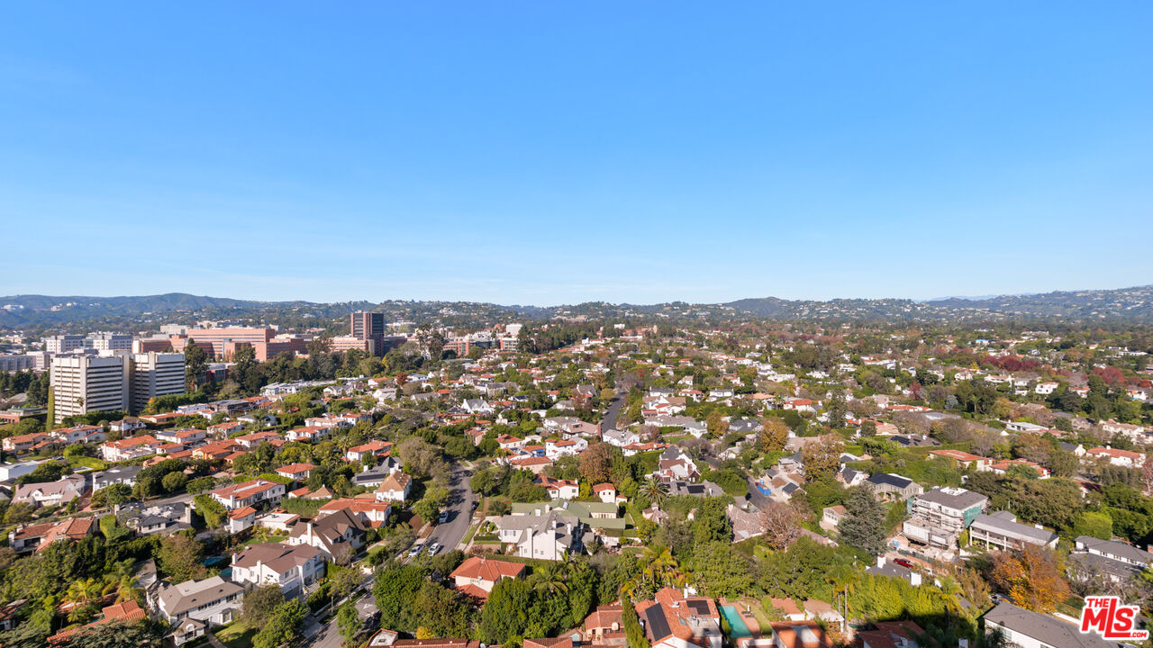 10727 Wilshire Blvd Unit: PH2