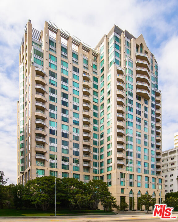 10727 Wilshire Blvd Unit: PH2