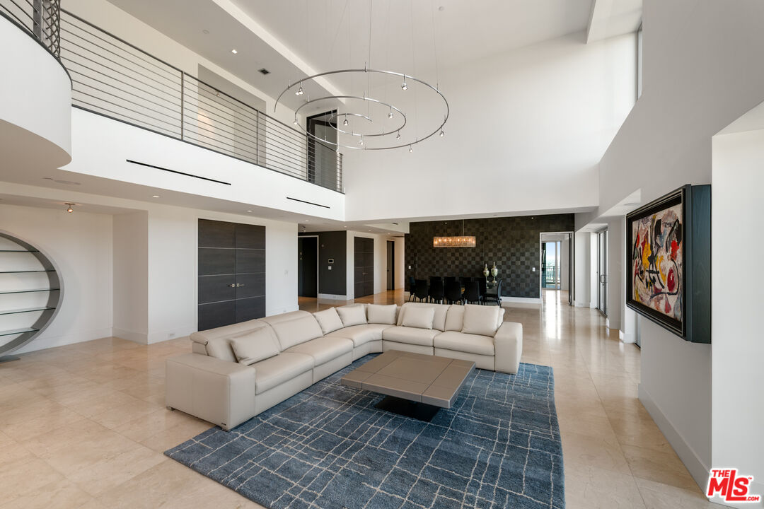 10727 Wilshire Blvd Unit: PH2