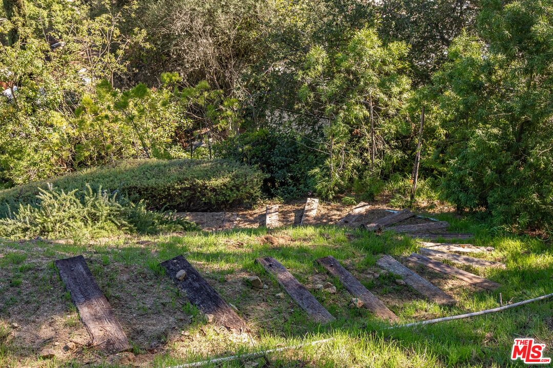 9024 Wonderland Park Ave