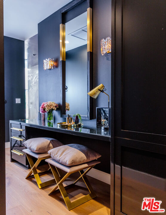 9024 Wonderland Park Ave