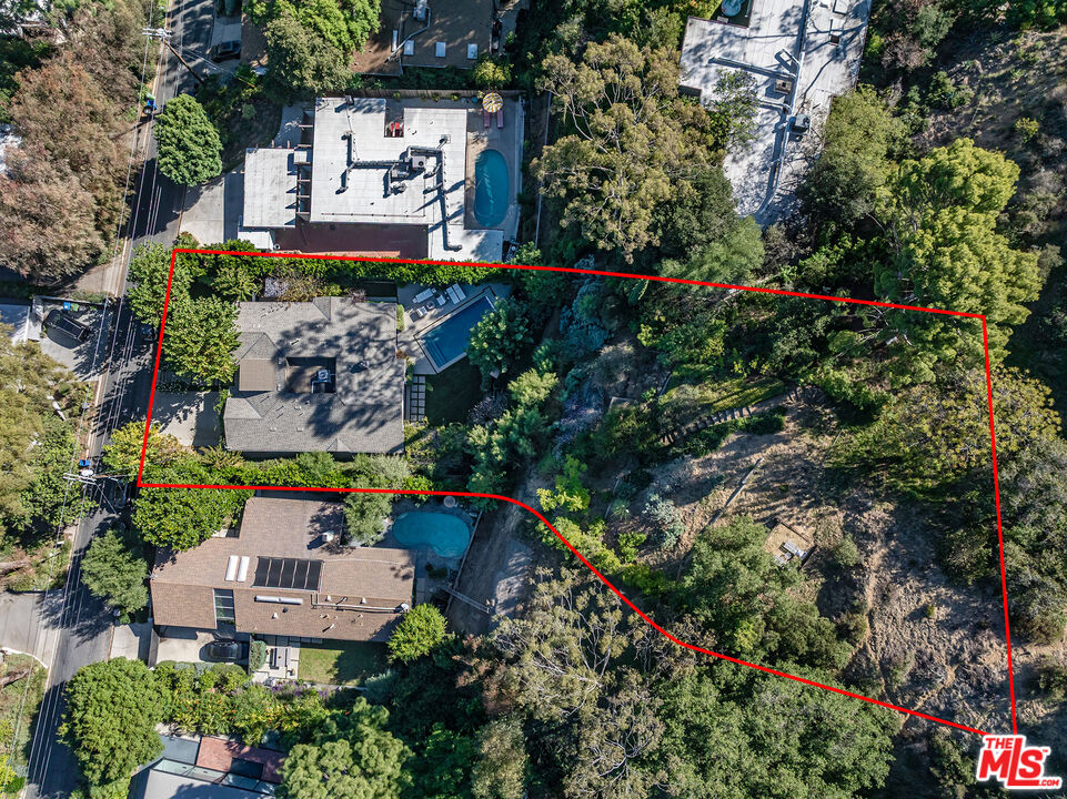 9024 Wonderland Park Ave