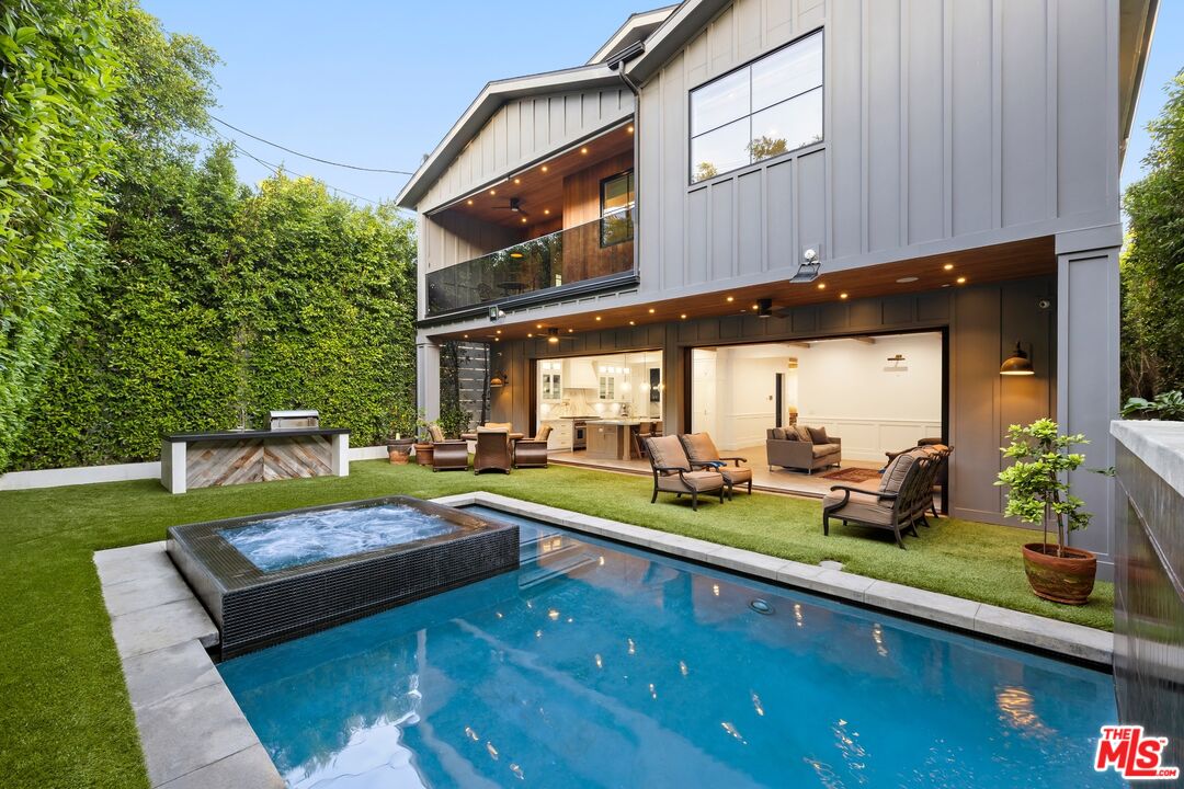 833 N Sierra Bonita Ave