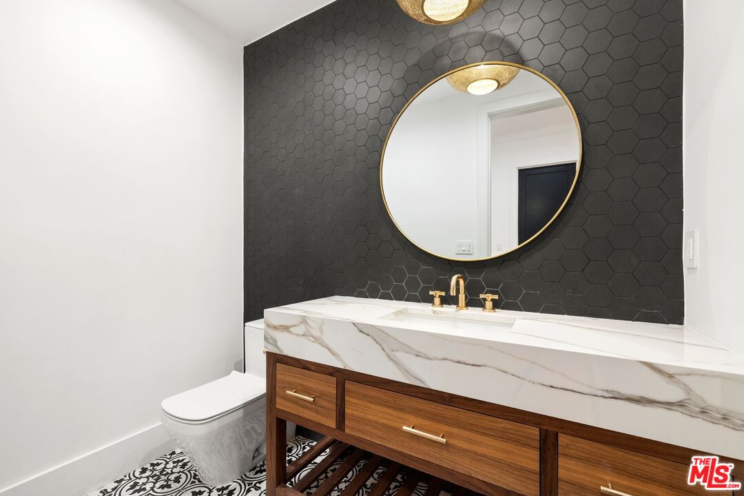 833 N Sierra Bonita Ave