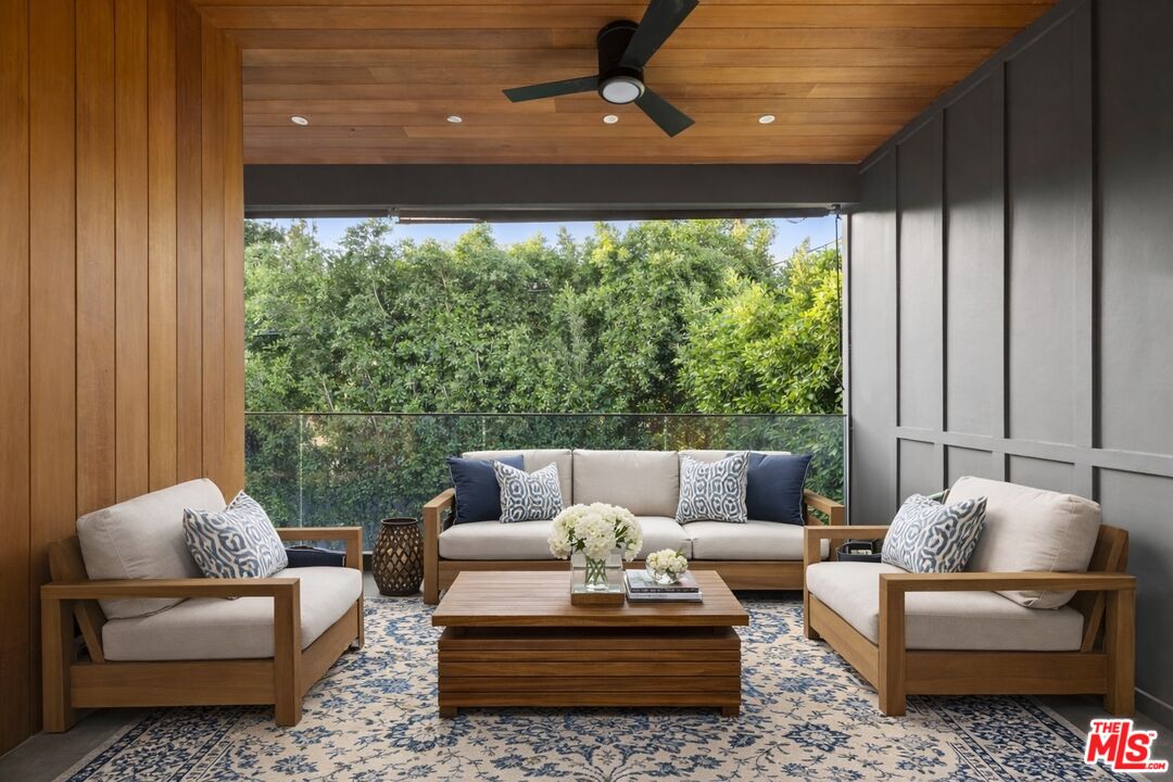 833 N Sierra Bonita Ave