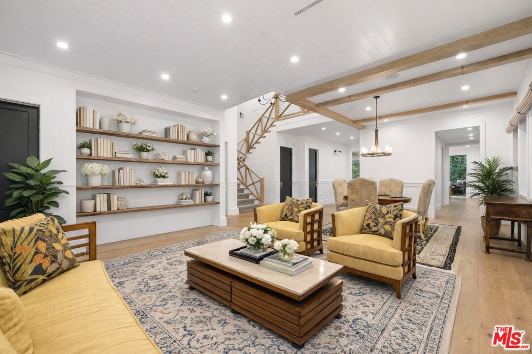 833 N Sierra Bonita Ave