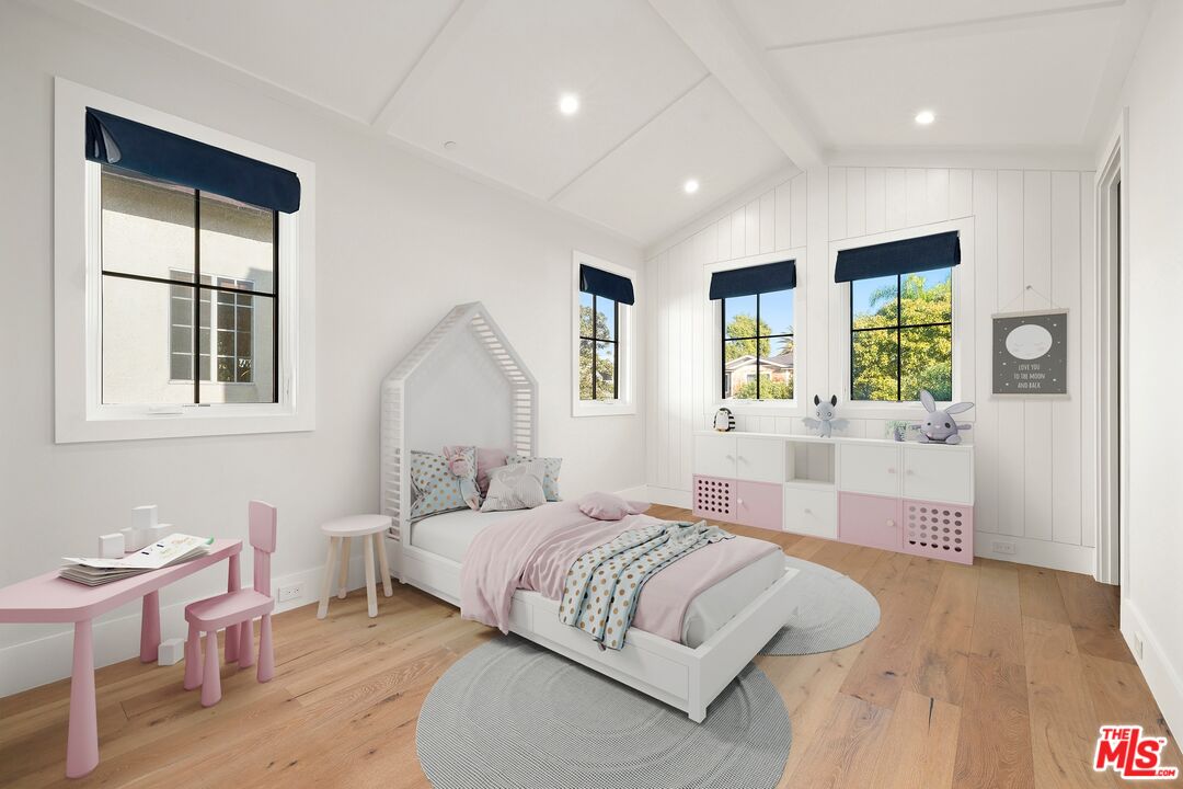 833 N Sierra Bonita Ave