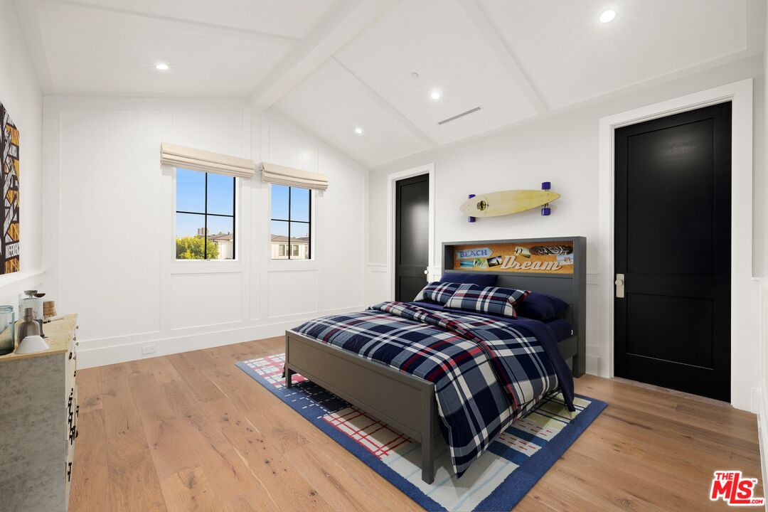 833 N Sierra Bonita Ave