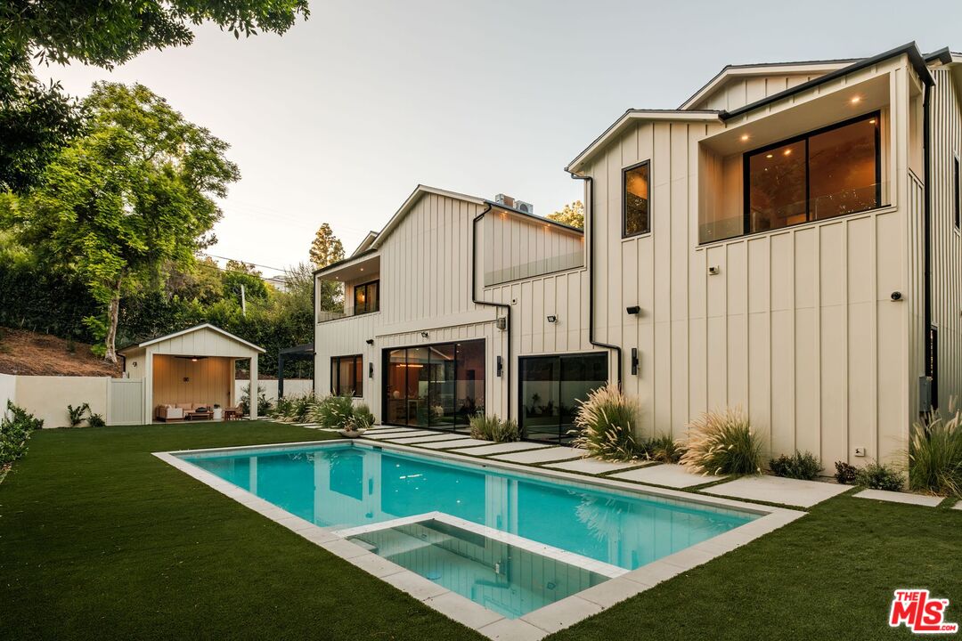 18100 Karen Dr