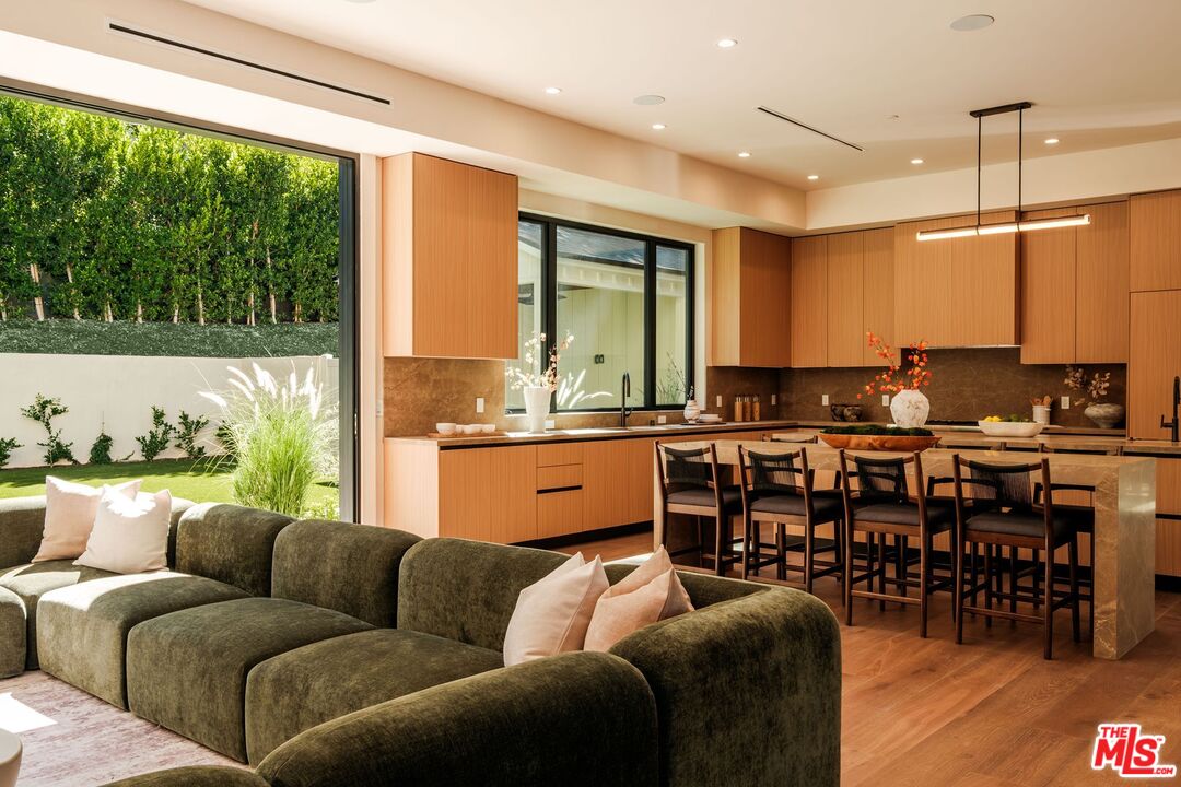 18100 Karen Dr
