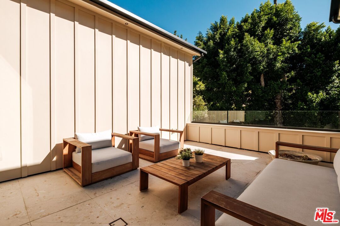 18100 Karen Dr