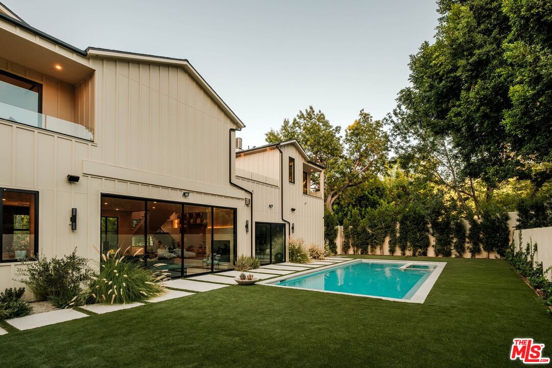 18100 Karen Dr