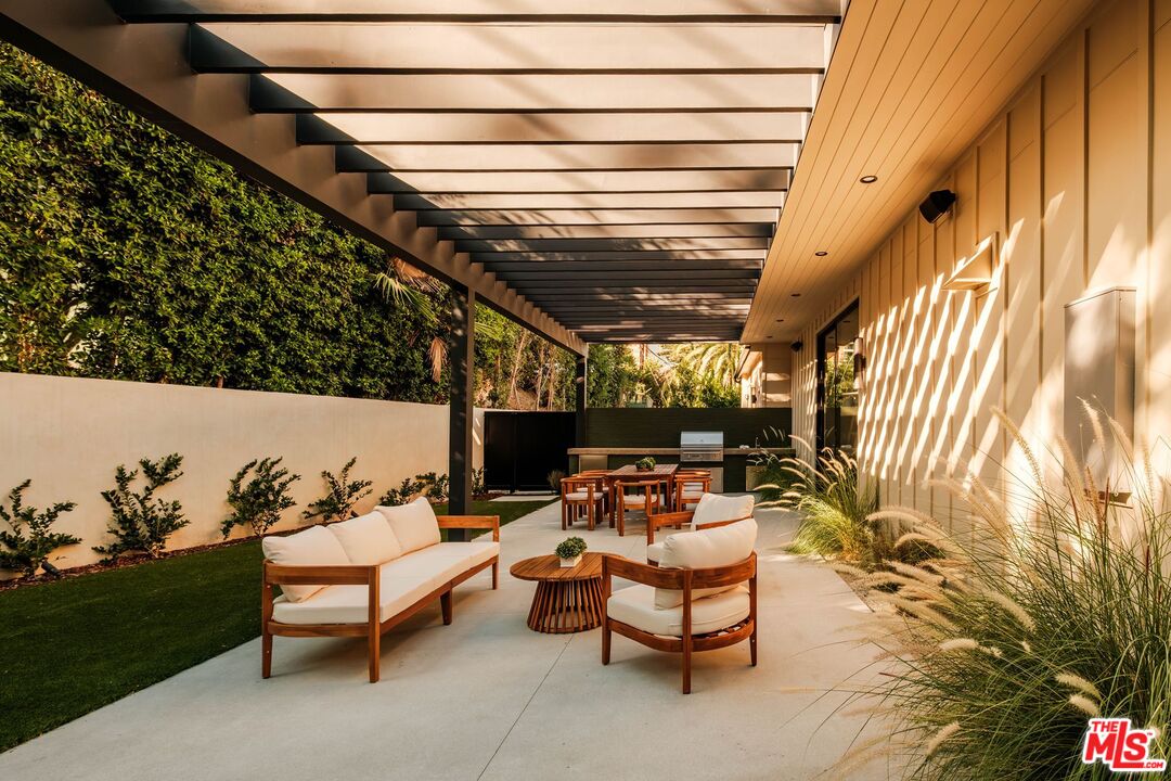 18100 Karen Dr