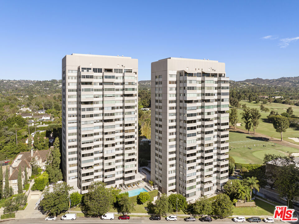 865 Comstock Ave Unit: 9D