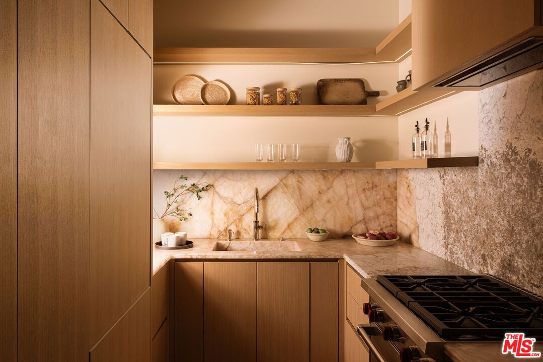 16541 Bosque Dr