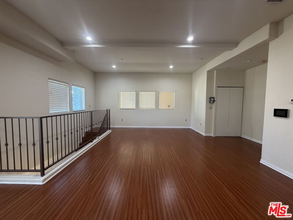 15024 Magnolia Blvd Unit: 101