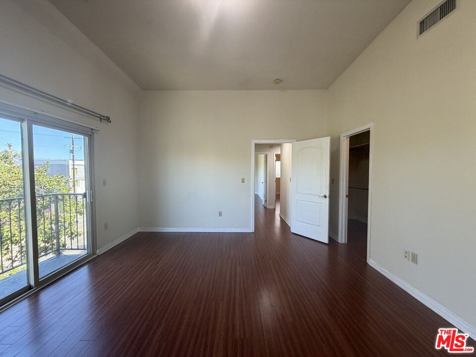 15024 Magnolia Blvd Unit: 101
