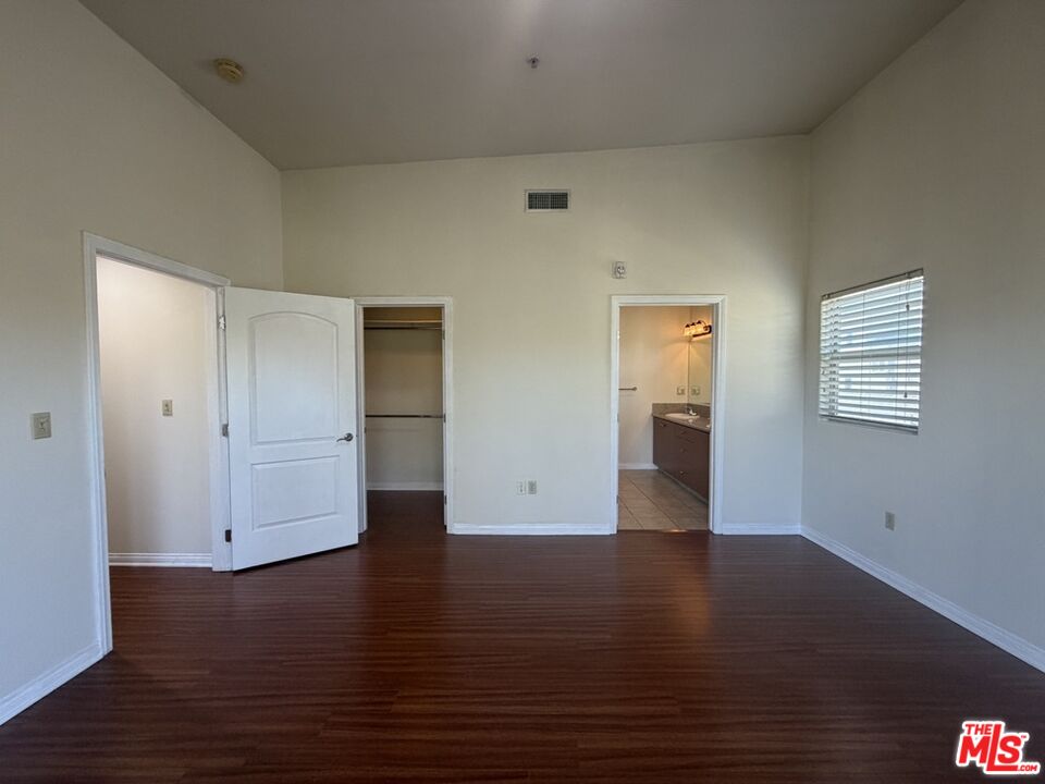 15024 Magnolia Blvd Unit: 101