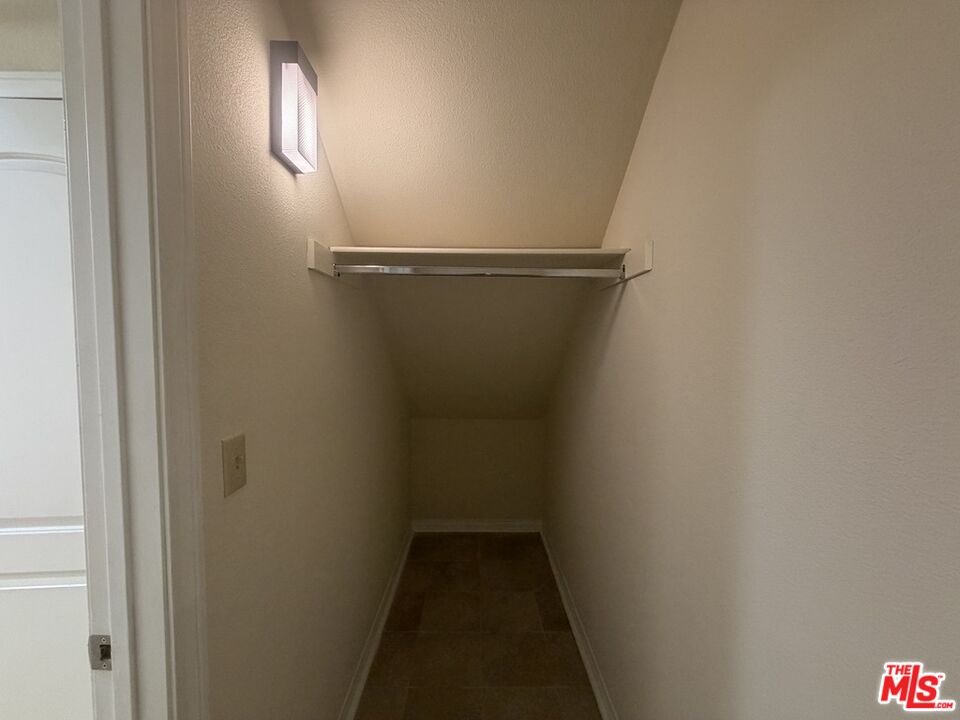 15024 Magnolia Blvd Unit: 101