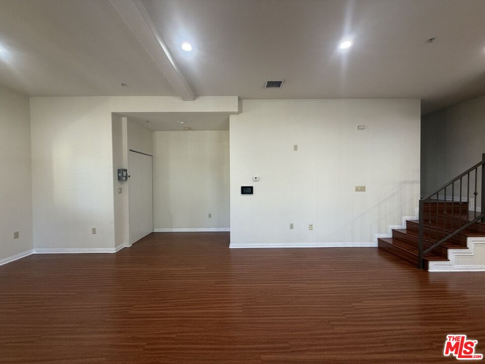 15024 Magnolia Blvd Unit: 101