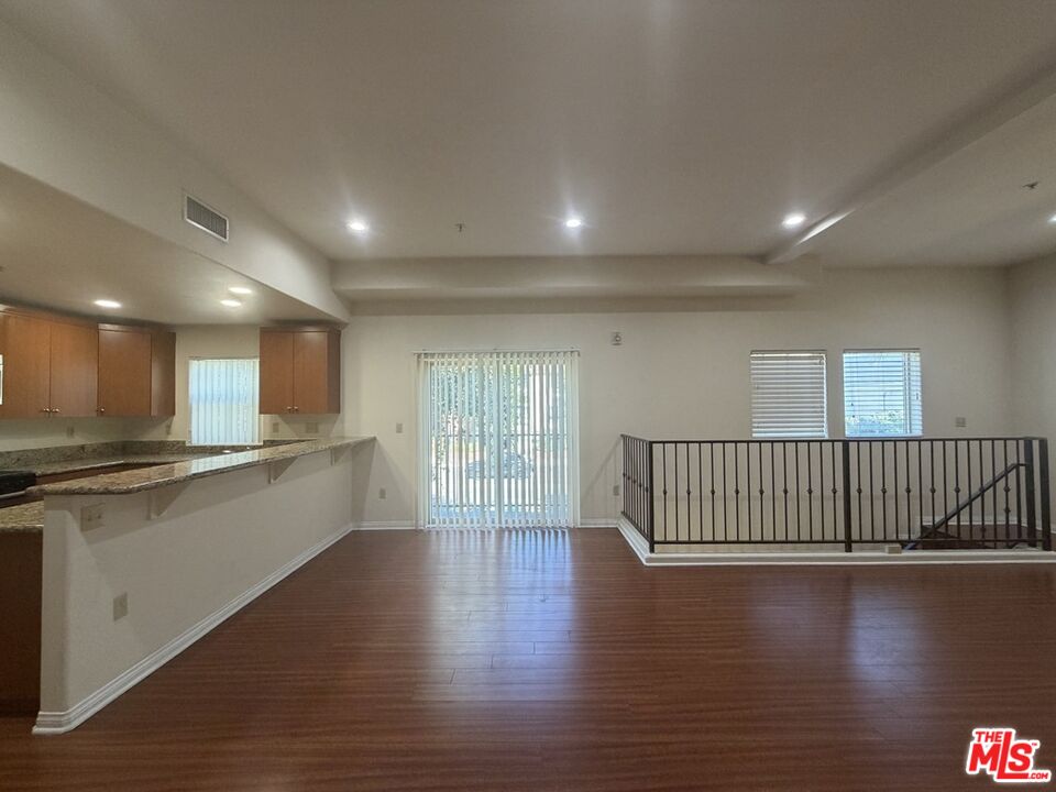 15024 Magnolia Blvd Unit: 101