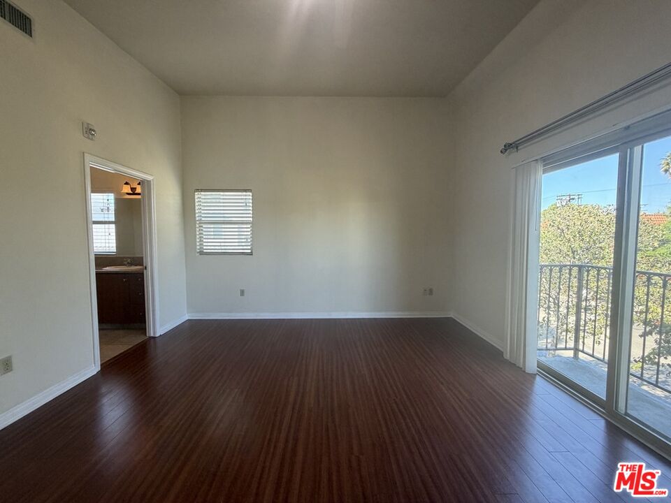 15024 Magnolia Blvd Unit: 101