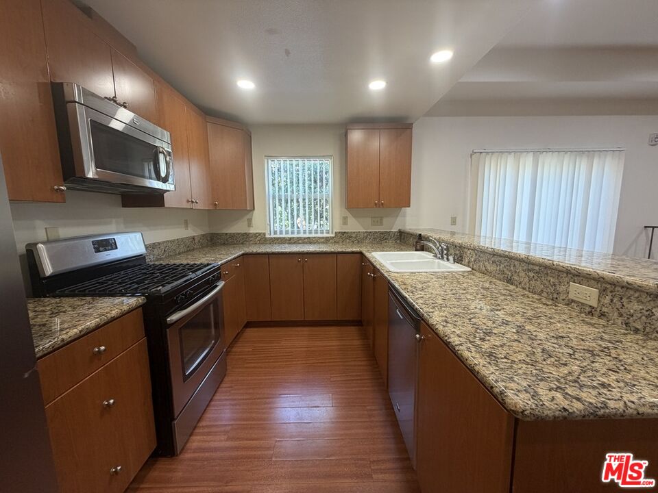 15024 Magnolia Blvd Unit: 101